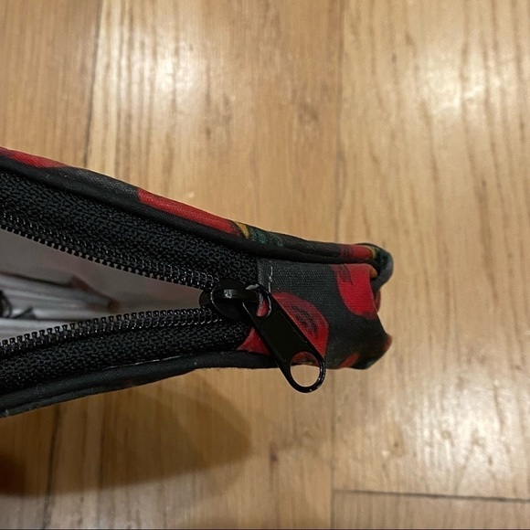 Small apples print toiletries / make-up bag - Picture 8 of 10